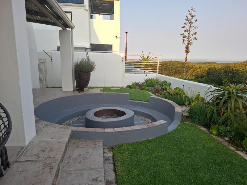 4 Bedroom Property for Sale in Dwarskersbos Western Cape